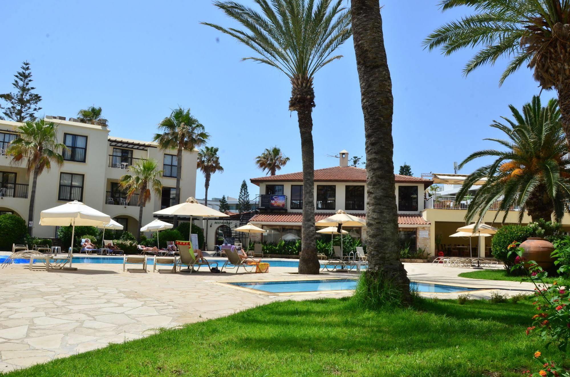 Panareti Paphos Resort Exterior photo